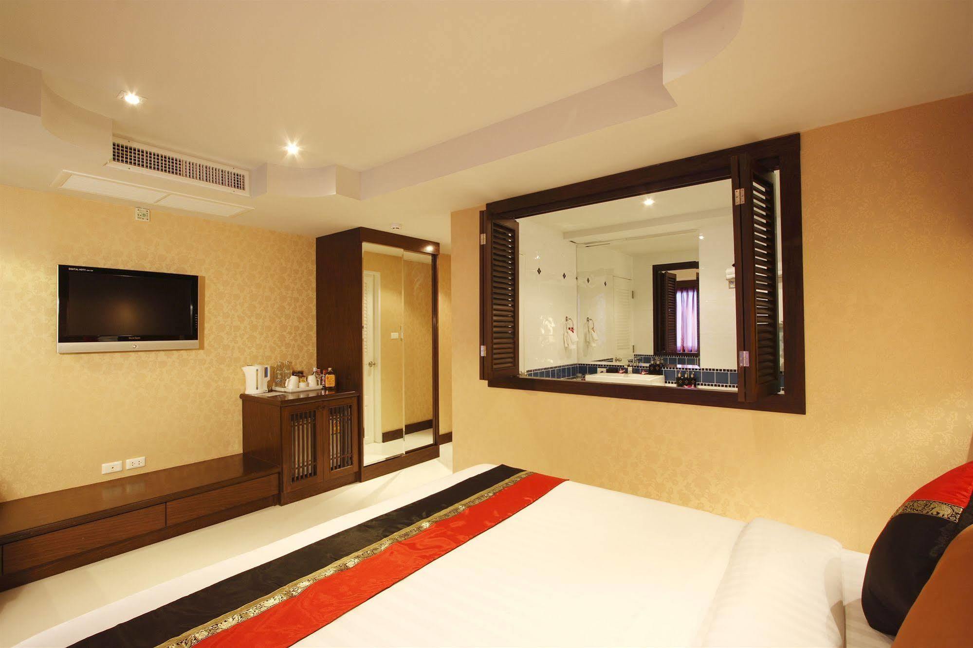 Rayaburi Hotel, Patong Exterior foto